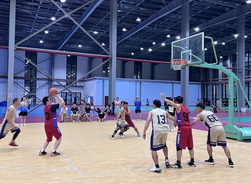 中金公司开展第一届职工体育运动会篮球比赛
