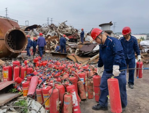 中金公司开展环保双行动 党员先锋助力绿色攻坚